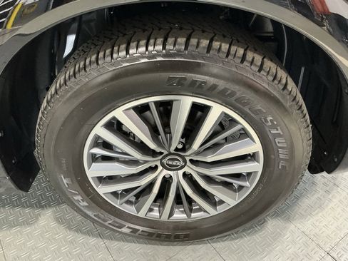 Used 2024 Nissan Armada SL w/ Captain's Chairs Package image 39