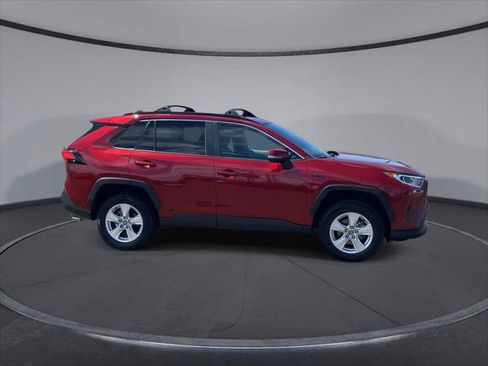 Certified 2020 Toyota RAV4 XLE w/ XLE Grade Weather Package AWD/4WD image 9