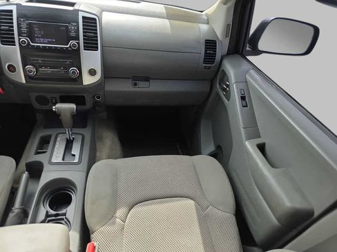 Used 2016 Nissan Frontier SV image 14