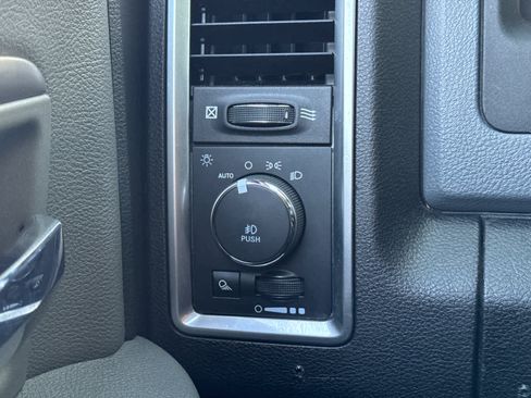 Used 2019 RAM 1500 Classic Warlock image 22