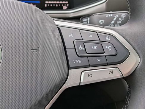 New 2026 Volkswagen Taos SE FWD image 26