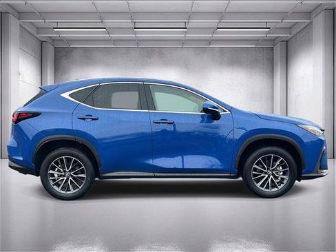 Certified 2025 Lexus NX 250 FWD w/ Towing Package (2000 Lbs) image 2