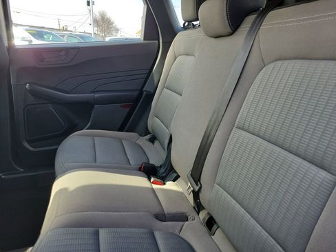 Used 2022 Ford Escape S image 10