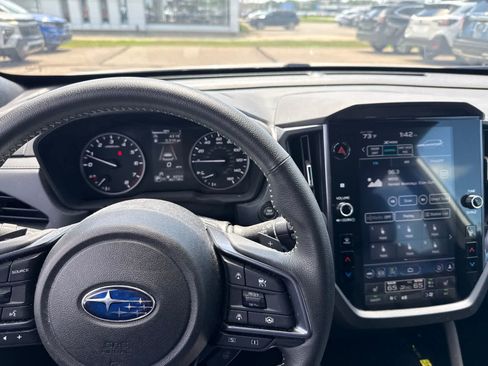 Used 2025 Subaru Forester Limited AWD/4WD image 19