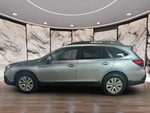 Used 2018 Subaru Outback 2.5i Premium AWD/4WD image 3