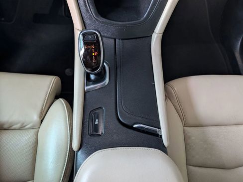 Used 2017 Cadillac XT5 Luxury w/ Driver Awareness Package image 32