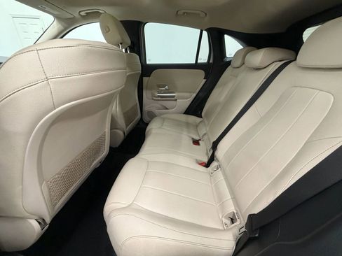 Used 2021 Mercedes-Benz GLA 250 w/ Premium Package image 15