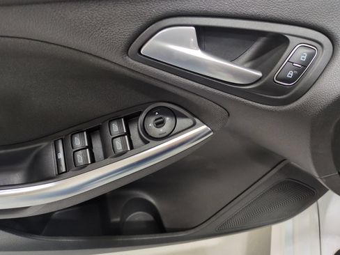 Used 2018 Ford Focus ST FWD image 17