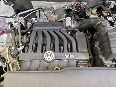 Used 2021 Volkswagen Atlas Cross Sport SE w/ Panoramic Sunroof Package image 30