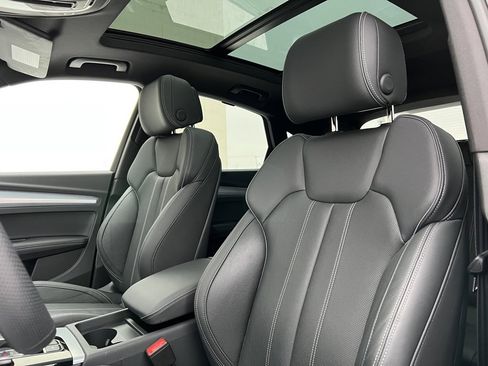 Certified 2025 Audi Q5 Prestige w/ Prestige Package image 13