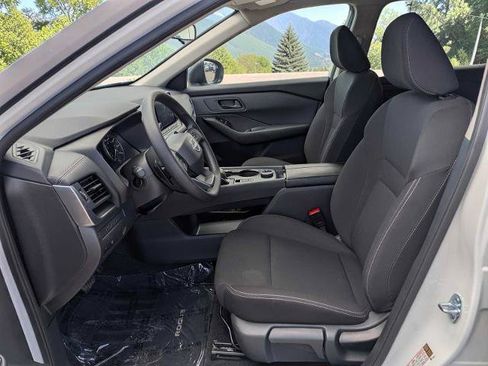 Used 2025 Nissan Rogue S AWD/4WD image 14