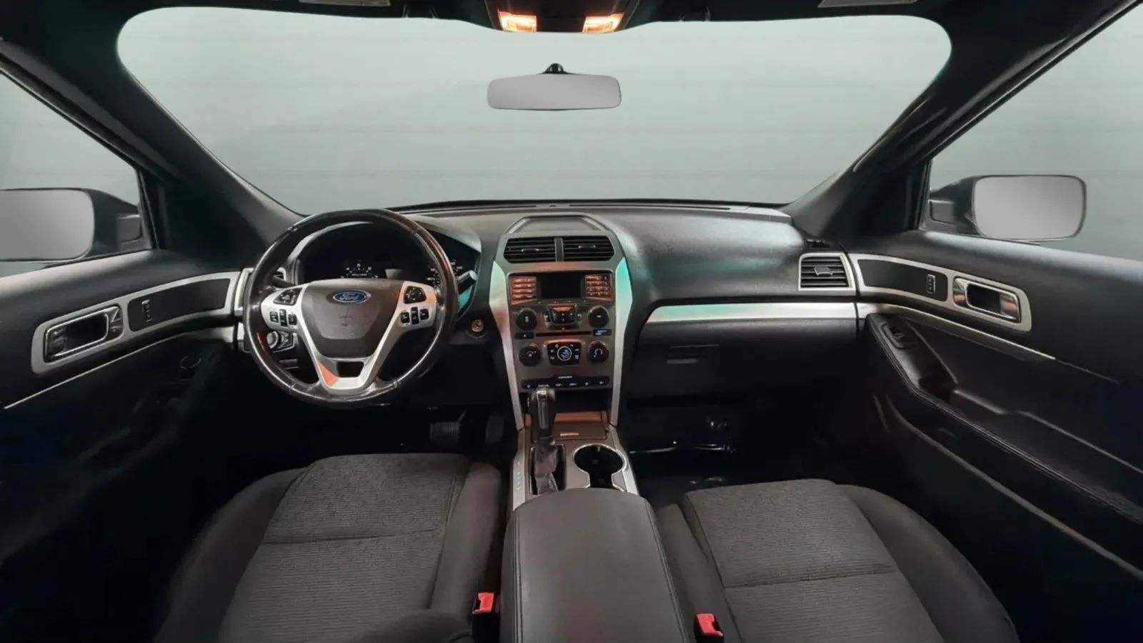 Used 2015 Ford Explorer XLT FWD image 9