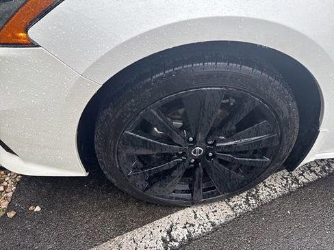 Used 2022 Nissan Altima 2.5 SR w/ Midnight Edition Package image 3