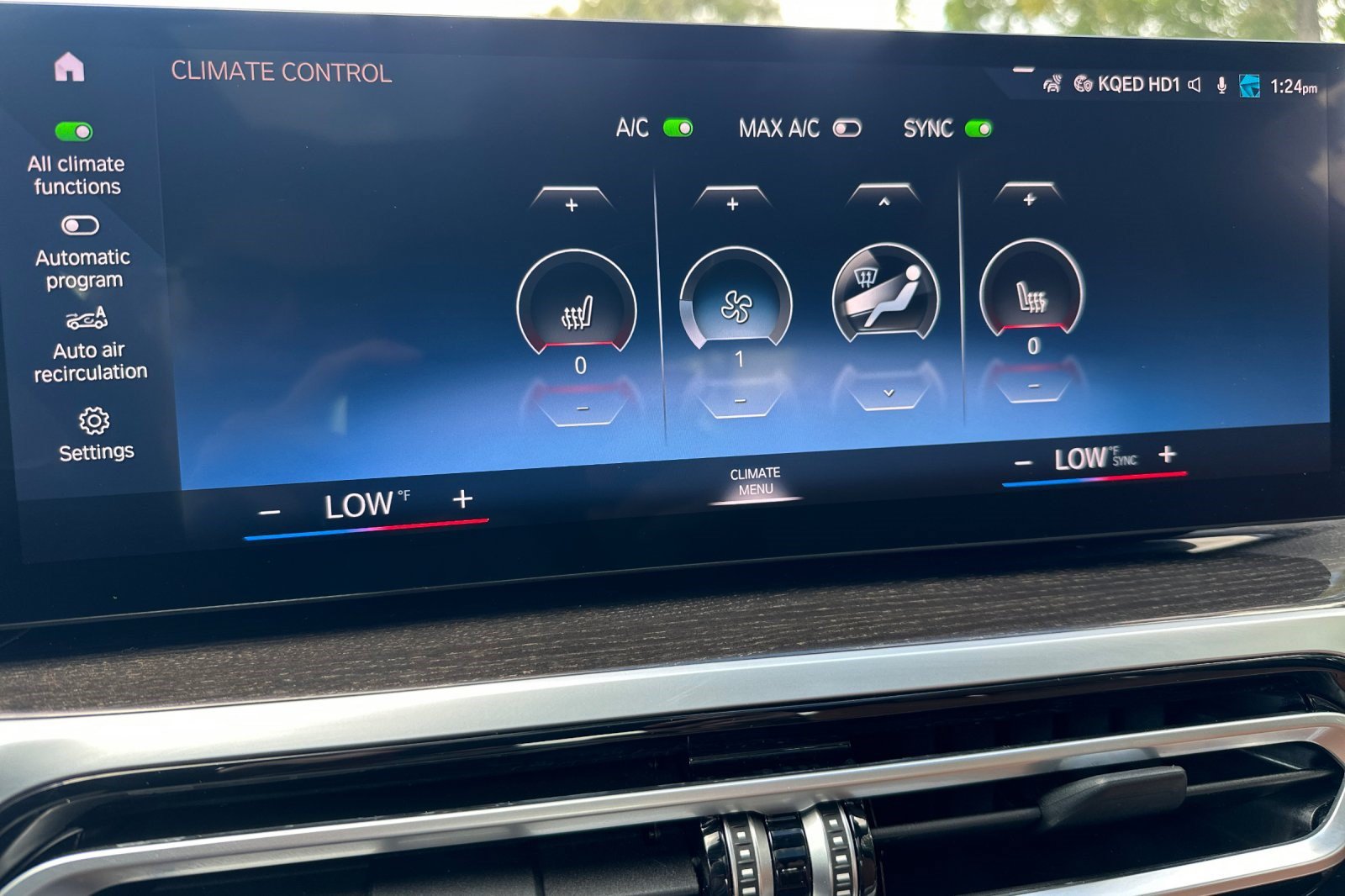 Used 2024 BMW 330i Sedan w/ Premium Package RWD image 39