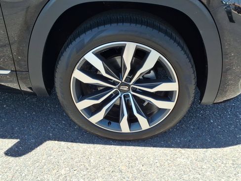 Certified 2023 Volkswagen Atlas Cross Sport SEL Premium R-Line AWD/4WD image 9