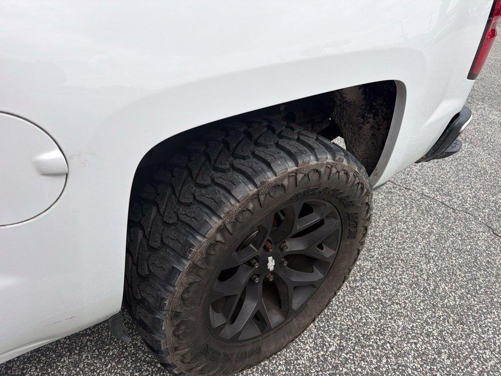 Used 2017 Chevrolet Silverado 1500 LT w/ All Star Edition AWD/4WD image 3