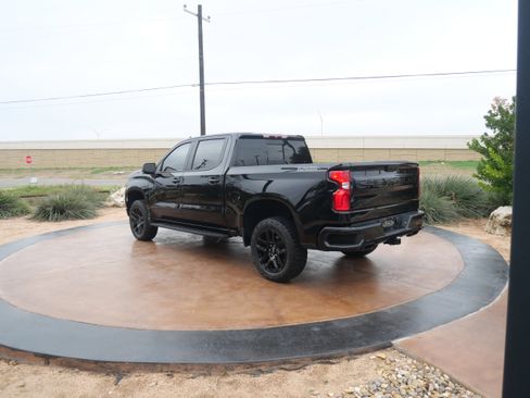 Used 2022 Chevrolet Silverado 1500 LT Trail Boss w/ LT Trail Boss Premium Package image 4