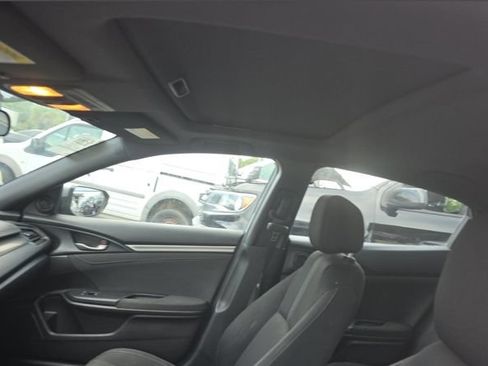 Used 2018 Honda Civic EX image 5