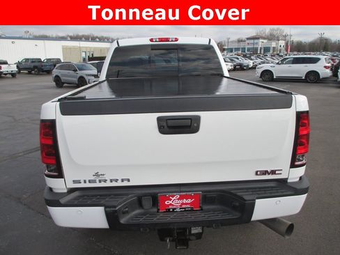 Used 2014 GMC Sierra 2500 Denali w/ Suspension Package, Off-Road image 5