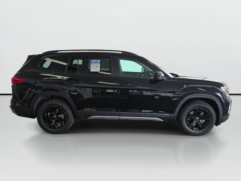 New 2026 Volkswagen Atlas Peak Edition AWD/4WD image 2