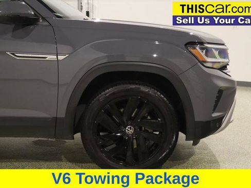 Used 2021 Volkswagen Atlas Cross Sport SE w/ Panoramic Sunroof Package FWD image 11