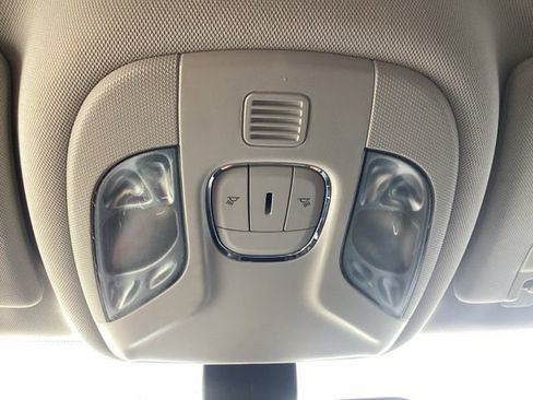 Used 2018 Jeep Compass Latitude AWD/4WD image 24