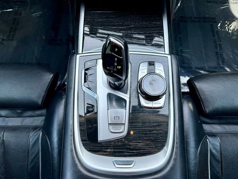 Used 2017 BMW 740i RWD image 21