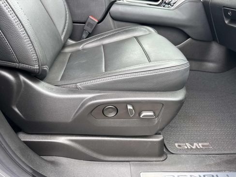 Used 2022 GMC Yukon Denali RWD image 11