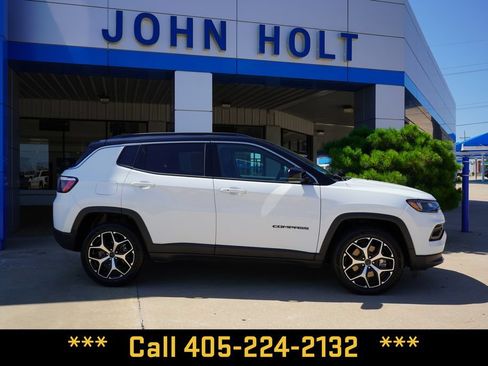 Used 2025 Jeep Compass Limited AWD/4WD image 11