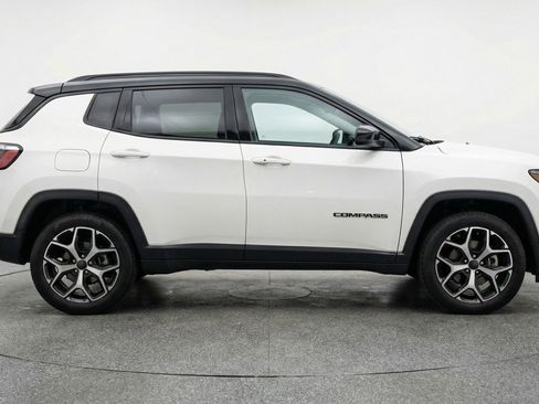 Used 2025 Jeep Compass Limited AWD/4WD image 11