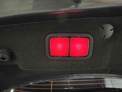 Used 2021 Mercedes-Benz C 300 Sedan image 10