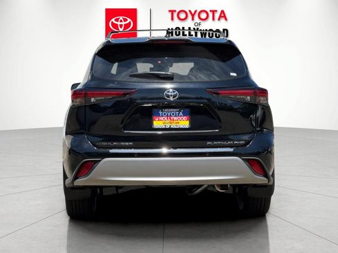 New 2026 Toyota Highlander Platinum AWD/4WD image 5