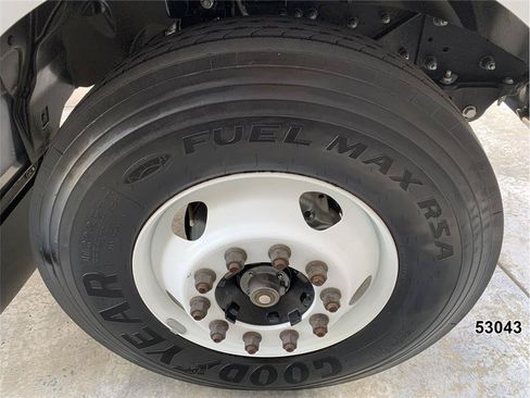Used 2023 Ford F650 2WD Regular Cab Super Duty image 24