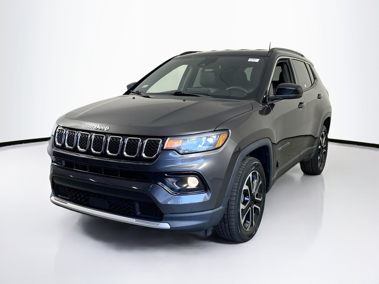 Used 2023 Jeep Compass Limited AWD/4WD image 1
