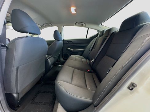 Used 2024 Nissan Altima 2.5 SV FWD image 15
