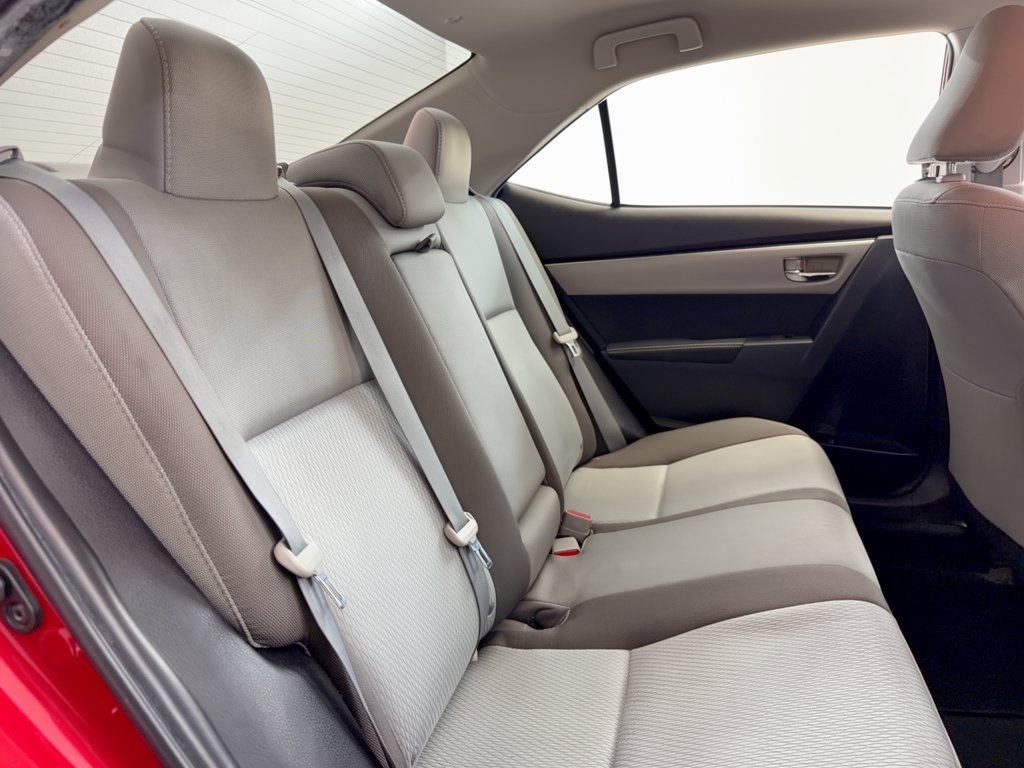Used 2018 Toyota Corolla LE w/ Carpet Mat Package (TMS) FWD image 29