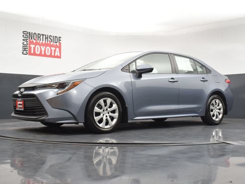 Used 2025 Toyota Corolla LE FWD image 31