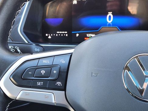 Certified 2024 Volkswagen Tiguan SE image 19