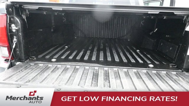 Used 2022 Toyota Tacoma SR5 AWD/4WD image 16