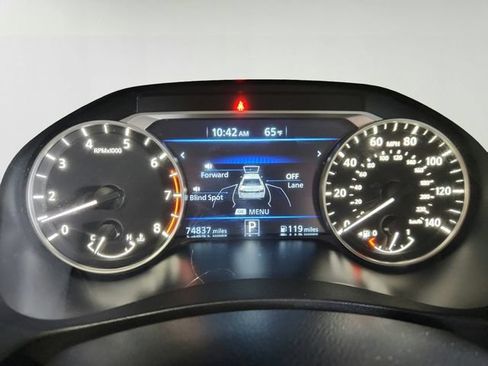 Used 2023 Nissan Altima 2.5 SV FWD image 12