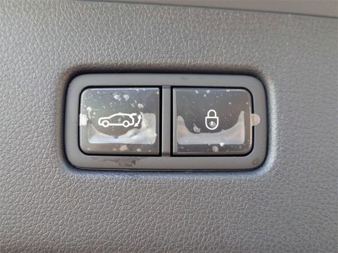 Used 2025 Genesis GV70 3.5T Sport image 15