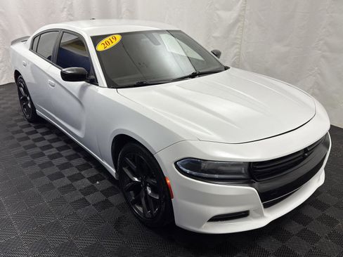 Used 2019 Dodge Charger SXT w/ Blacktop Package image 16