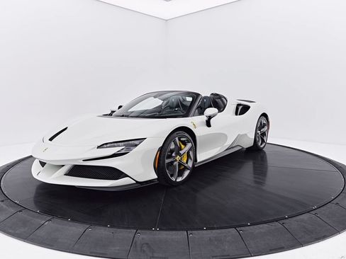 Used 2022 Ferrari SF90 Spider AWD/4WD image 18