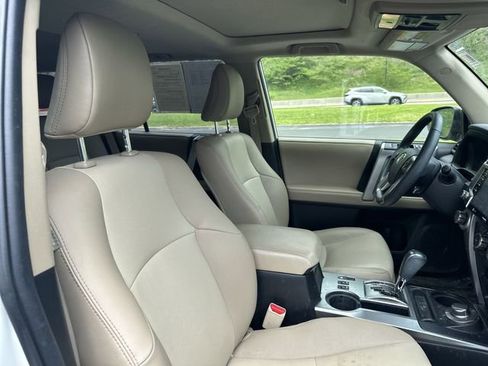 Certified 2021 Toyota 4Runner SR5 Premium w/ Moonroof Package AWD/4WD image 29