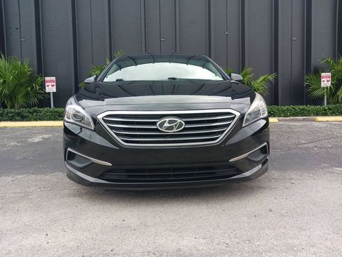 Used 2016 Hyundai Sonata SE FWD image 4