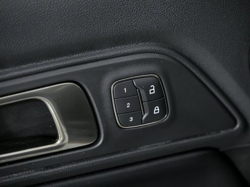 Used 2021 Ford Mustang Shelby GT500 w/ Technology Package image 18