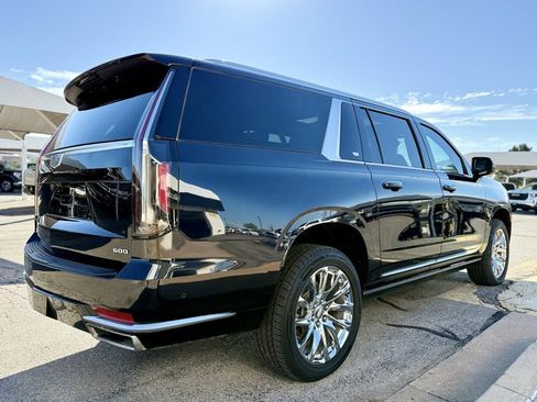 Used 2023 Cadillac Escalade ESV Premium Luxury w/ LPO, Radiant Package image 4