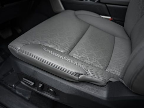 Used 2025 Toyota Tundra Limited image 37