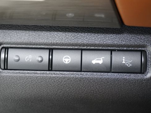Used 2023 Nissan Pathfinder Platinum FWD image 32