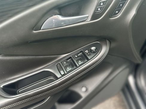 Used 2017 Buick Envision Essence image 15